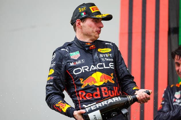 VERSTAPPEN Max (ned), Red Bull Racing RB18, portrait podium during the Formula 1 Grand Premio del Made in Italy e dell Emilia-Romagna 2022, 4th round of the 2022 FIA Formula One World Championship, WM, Weltmeisterschaft on the Imola Circuit, from April 22 to 24, 2022 in Imola, Italy - F1 - EMILIA ROMAGNA GRAND PRIX 2022 - Race DPPI Panoramic  20220424_G00D5638
