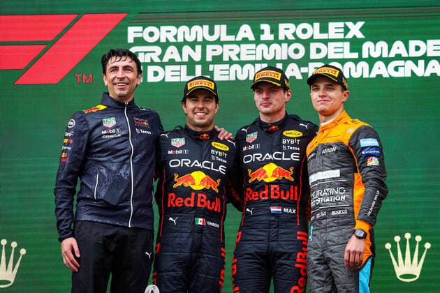 Podium: VERSTAPPEN Max (ned), Red Bull Racing RB18, PEREZ Sergio (mex), Red Bull Racing RB18, NORRIS Lando (gbr), McLaren F1 Team MCL36, portrait during the Formula 1 Grand Premio del Made in Italy e dell Emilia-Romagna 2022, 4th round of the 2022 FIA Formula One World Championship, WM, Weltmeisterschaft on the Imola Circuit, from April 22 to 24, 2022 in Imola, Italy - F1 - EMILIA ROMAGNA GRAND PRIX 2022 - Race DPPI Panoramic 20220424_GOOD1027