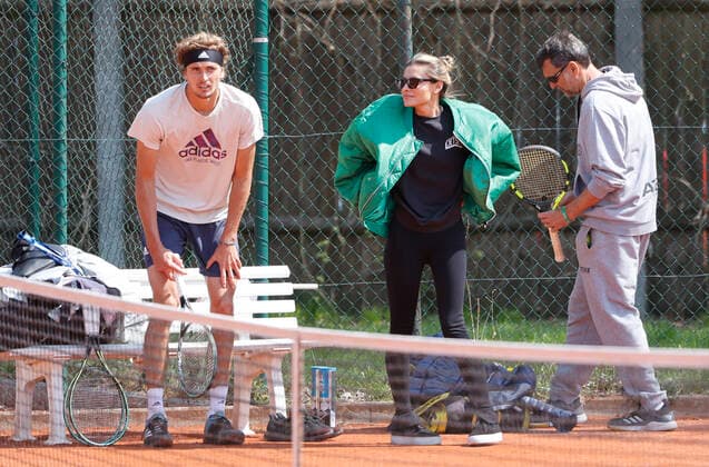 25 04 2022, BMW Open, MTTC Iphitos Munich, Tennis Sport, in picture Alexander Zverev Sophia Thomalla and coach