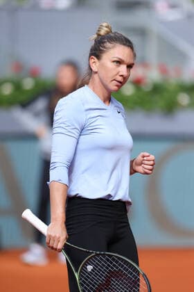 April 26, 2022, MADRID, MADRID, SPAIN: Simona Halep of Romania practice during the Mutua Madrid Open 2022 celebrated at La Caja Magica on April 26, 2022, in Madrid, Spain. MADRID SPAIN - ZUMAa181 20220426_zaa_a181_017 Copyright: xOscarxJ.xBarrosox