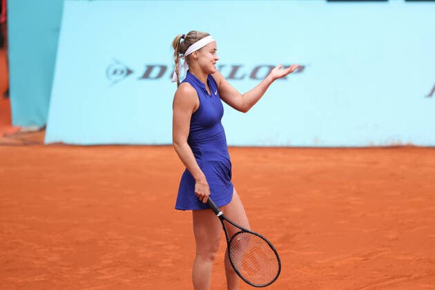 April 26, 2022, MADRID, MADRID, SPAIN: Anna Karolina Schmiedlova of Slovenia in action against Jessica Bouzas of Spain during the Qualifiers 1 of Mutua Madrid Open 2022 celebrated at La Caja Magica on April 26, 2022, in Madrid, Spain. MADRID SPAIN - ZUMAa181 20220426_zaa_a181_024 Copyright: xOscarxJ.xBarrosox
