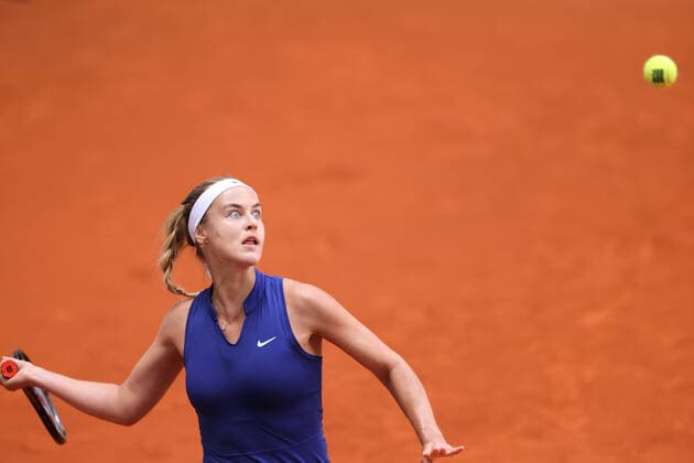 April 26, 2022, MADRID, MADRID, SPAIN: Anna Karolina Schmiedlova of Slovenia in action against Jessica Bouzas of Spain during the Qualifiers 1 of Mutua Madrid Open 2022 celebrated at La Caja Magica on April 26, 2022, in Madrid, Spain. MADRID SPAIN - ZUMAa181 20220426_zaa_a181_027 Copyright: xOscarxJ.xBarrosox