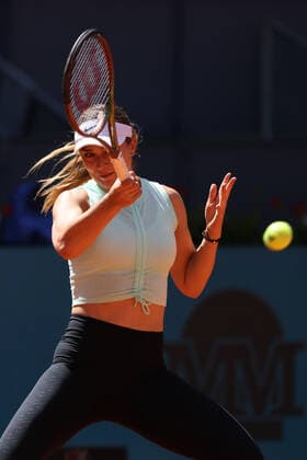 April 26, 2022, MADRID, MADRID, SPAIN: Paula Badosa of Spain practice during her practice during the WTA, Tennis Damen match draw during the Mutua Madrid Open 2022 celebrated at La Caja Magica on April 26, 2022, in Madrid, Spain. MADRID SPAIN - ZUMAa181 20220426_zaa_a181_060 Copyright: xOscarxJ.xBarrosox