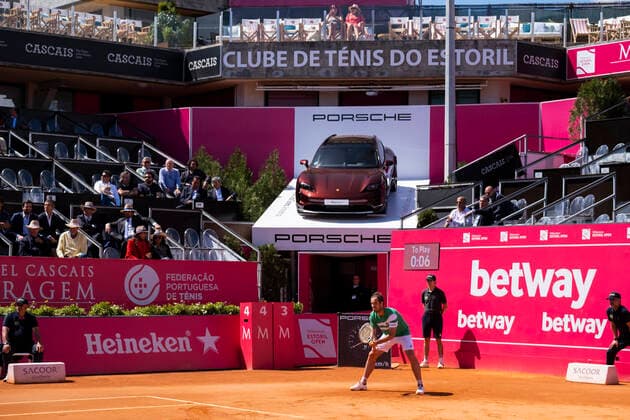 Tommy Paul Vs Richard Gasquet - Millennium Estoril Open 2022 Tommy Paul of United States competes against Richard Gasquet of France during the Millennium Estoril Open ATP, Tennis Herren 250 tennis tournament at Estoril Tennis Club, Estoril, Portugal on April 26, 2022. Lisbon Portugal  Copyright: xNunoxCruzx originalFilename:cruz-tommypau220426_npZHR.jpg