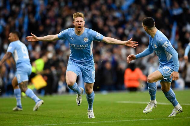 Sport Bilder des Tages Manchester City v Real Madrid Semi Final Leg One - UEFA Champions League Kevin De Bruyne of Manchester City celebrates after scoring his sides first goal during the UEFA Champions League Semi Final Leg One match between Manchester City and Real Madrid at City of Manchester Stadium on April 26, 2022 in Manchester, United Kingdom. Manchester England United Kingdom  Copyright: xJosexBretonx originalFilename:breton-manchest220426_npADN.jpg