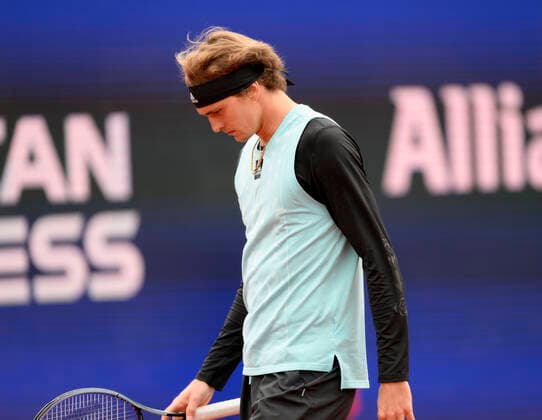 27 04 2022, Tennis Men ATP Tour, BMW Open Munich 2022 at Iphitos Tennis Center, Alexander Zverev GER pensive