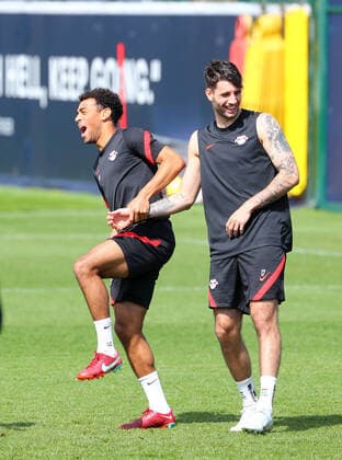 Europa League RB Leipzig training 27 04 2022 Leipzig, 27 04 2022, RB training center, Europa League, semi-final , RB Leipzig final training the day before RBL v Glasgow Rangers , Pictured v l Tyler Adams 14, RB Leipzig and Dominik Szoboszlai 17, RB Leipzig , Picture Point