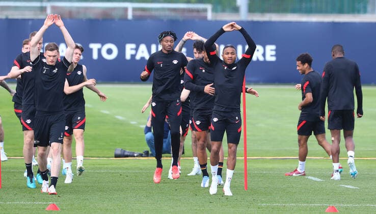 Europa League RB Leipzig training 27 04 2022 Leipzig, 27 04 2022, RB training center, Europa League, semifinals , RB Leipzig final training the day before RBL v Glasgow Rangers , Pictured v l David Lelle, Mohamed Simakan and Christopher Nkunku all RB Leipzig , Picture Point