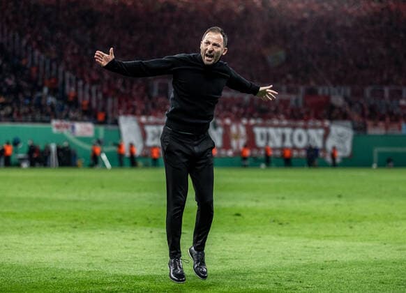 Leipzigs head coach coach Domenico Tedesco cheers after Emil Forsberg scored the 2 1 Football DFB Pokal, semi-final RB Leipzig 1 FC Union Berlin 2 1 20 April 2022 Leipzig Saxony , Red Bull Arena RB Leipzig 1 FC Union Berlin 2 1