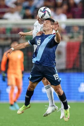 April 27, 2022: Guatemala forward ROBIN BETANCOURTH (19) gets a header during the Mextour Mexico vs Guatemala match at Camping World Stadium in Orlando, Fl on April 27, 2022. - ZUMAk149 20220427_zsp_k149_009 Copyright: xCoryxKnowltonx