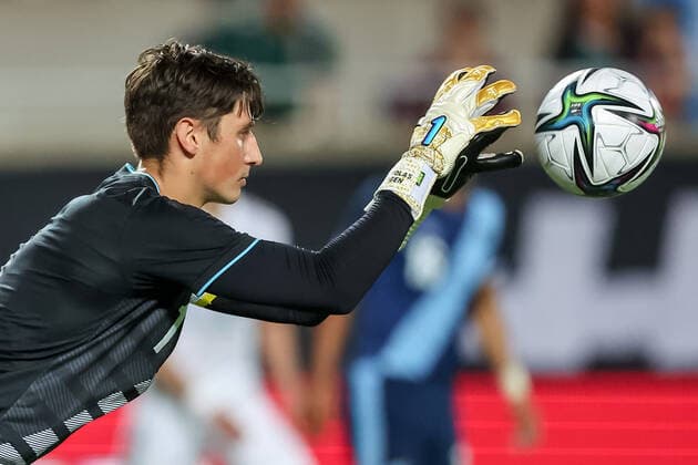 April 27, 2022: Guatemala goalkeeper NICHOLAS HAGEN (1) makes a save during the Mextour Mexico vs Guatemala match at Camping World Stadium in Orlando, Fl on April 27, 2022. - ZUMAk149 20220427_zsp_k149_010 Copyright: xCoryxKnowltonx