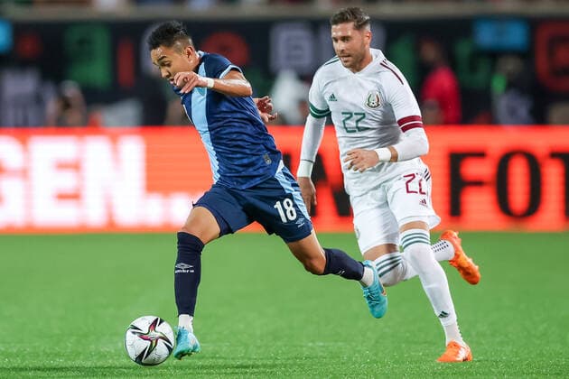 April 27, 2022: Guatemala forward OSCAR SANTIS (18) competes for the ball during the Mextour Mexico vs Guatemala match at Camping World Stadium in Orlando, Fl on April 27, 2022. - ZUMAk149 20220427_zsp_k149_017 Copyright: xCoryxKnowltonx