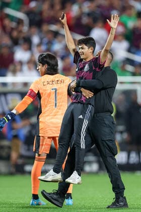 April 27, 2022: Stadium security removes a fan that ran onto the field during the Mextour Mexico vs Guatemala match at Camping World Stadium in Orlando, Fl on April 27, 2022. - ZUMAk149 20220427_zsp_k149_018 Copyright: xCoryxKnowltonx