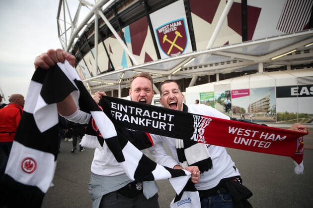 Football, EL, West Ham United - Eintracht Frankfurt, Fans before the match