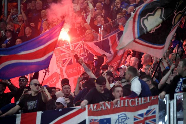 Football, men, 2021 2022 season, Europa League semifinals, first leg , RB Leipzig Glasgow Rangers, Glasgow fans in the visitors block burn fireworks, 28 04 2022, Copyright: xSebastianxRäppold MatthiasxKochx