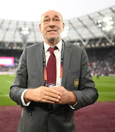 28 04 2022, xkvx, football UEFA Europa League, West Ham United Eintracht Frankfurt emspor, v l President Peter Fischer Eintracht Frankfurt DFL DFB REGULATES PROHIBIT ANY USE OF PHOTOGRAPHS as IMAGE SEQUENCES and or QUASI VIDEO London