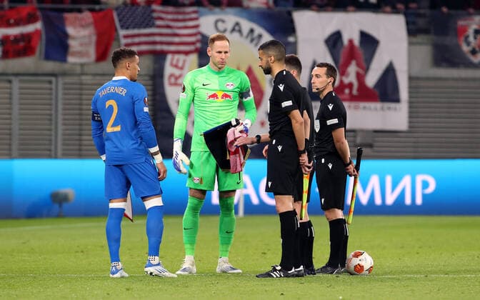 James Tavernier, Goalkeeper Peter Gulacsi, Referee Benoit Bastien FRA Side selection Welcome before the start of the match Sports Football Soccer UEFA Euroleague Europa League UEL Semifinals First leg Men Season 2021 2022 28 04 2022 Rasen Ballsport RB Leipzig RBL vs Glasgow Rangers FC DFL regulations prohibit any use of photographs as image sequences and or quasi video