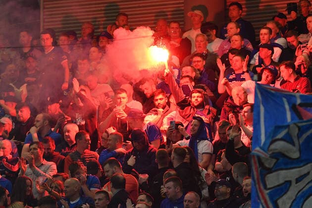 Bengal fire from Glasgow Rangers fans, RB Leipzig vs Glasgow Rangers, Football, Europa League, 28 04 2022 DFB DFL REGULATES PROHIBIT ANY USE OF PHOTOGRAPHS AS IMAGE SEQUENCES AND OR QUASI VIDEO RB Leipzig vs Glasgow Rangers, Football, Europa League, 28 04 2022 Leipzig Copyright: xBertxHarzer xEibner-Pressefotox