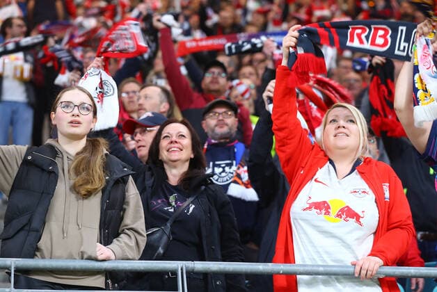 RB Leipzig Glasgow Rangers 28 04 2022 Leipzig, 28 04 2022, Red Bull Arena, Football, UEFA Europa League, Semi Final , RB Leipzig vs Glasgow Rangers FC , In picture Fans of RB Leipzig , UEFA regulations prohibit any use of photographs as image sequences and or quasi video , Picture Point