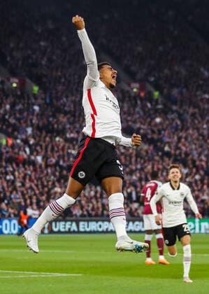 Mandatory Credit: Photo by Andrew Fosker Shutterstock (12914204aq) Ansgar Knauff of Eintracht Frankfurt celebrates scoring the opening goal 0-1 West Ham United v Eintracht Frankfurt, UEFA Europa League, Semi-Final, First Leg, Football, The London Stadium, London, UK - 28 Apr 2022 EDITORIAL USE ONLY No use with unauthorised audio, video, data, fixture lists, club league logos or live services. Online in-match use limited to 120 images, no video emulation. No use in betting, games or single club league player publications. West Ham United v Eintracht Frankfurt, UEFA Europa League, Semi-Final, First Leg, Football, The London Stadium, London, UK - 28 Apr 2022 EDITORIAL USE ONLY No use with unauthorised audio, video, data, fixture lists, club league logos or live services. Online in-match use limited to 120 images, no video emulation. No use in betting, games or single club league player publications.  Copyright: xAndrewxFosker Shutterstockx 12914204aq
