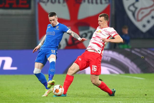 28 04 2022, xtgx, football UEFA European League, RB Leipzig Glasgow Rangers FC emspor, v l Ryan Kent Glasgow Rangers, 14 , Lukas Klostermann Leipzig, 16 duel, duel, fight, tackle DFL DFB REGULATES PROHIBIT ANY USE OF PHOTOGRAPHS as IMAGE SEQUENCES and or QUASI VIDEO Leipzig