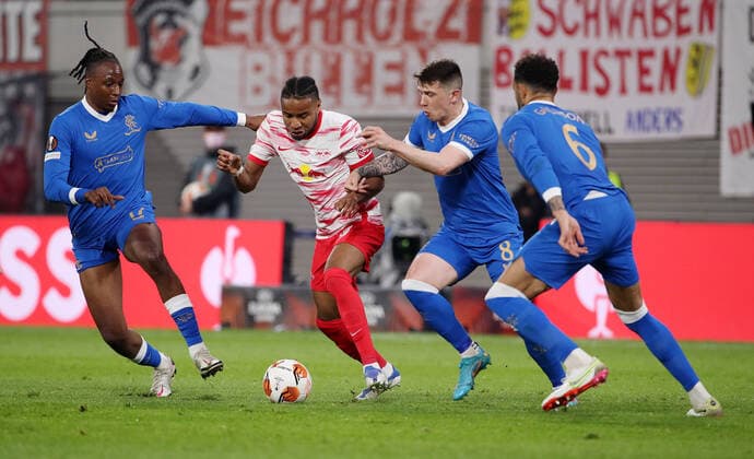 Joe Aribo, Christopher Nkunku, Ryan Jack, Connor Goldson Action Game Scene Duel Sports Football Soccer UEFA Euroleague Europa League UEL Semifinal First Leg Men Season 2021 2022 28 04 2022 Rasen Ballsport RB Leipzig RBL vs Glasgow Rangers FC DFL regulations prohibit any use of photographs as image sequences and or quasi video