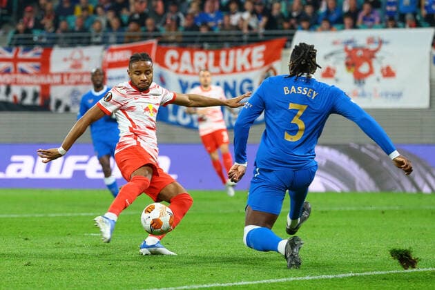 28 04 2022, xtgx, football UEFA European League, RB Leipzig Glasgow Rangers FC emspor, v l shot by Christopher Nkunku Leipzig, 18 is blocked by Calvon Bassey Glasgow Rangers, 3, goal shot, shoots the ball on goal, shot DFL DFB REGULATIONS PROHIBIT ANY USE OF PHOTOGRAPHS AS IMAGE SEQUENCES AND OR QUASI VIDEO Leipzig