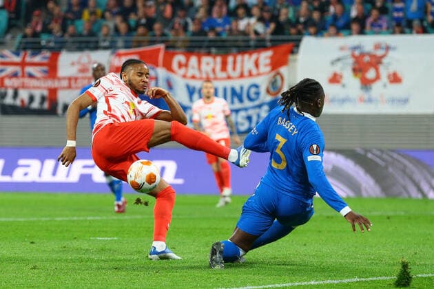 28 04 2022, xtgx, football UEFA European League, RB Leipzig Glasgow Rangers FC emspor, v l shot by Christopher Nkunku Leipzig, 18 is blocked by Calvon Bassey Glasgow Rangers, 3, goal shot, shoots the ball on goal, shot DFL DFB REGULATIONS PROHIBIT ANY USE OF PHOTOGRAPHS AS IMAGE SEQUENCES AND OR QUASI VIDEO Leipzig