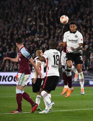 28 04 2022, xkvx, football UEFA Europa League, West Ham United Eintracht Frankfurt emspor, v l Kurt Zouma West Ham United , Tuta Eintracht Frankfurt DFL DFB REGULATES PROHIBIT ANY USE OF PHOTOGRAPHS as IMAGE SEQUENCES and or QUASI VIDEO London