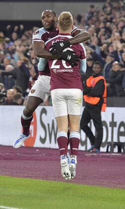 Mandatory Credit: Photo by Arfa Griffiths West Ham United Shutterstock (12914202ae) Michail Antonio of West Ham United celebrates with Jarrod Bowen after scoring West Ham United v Eintracht Frankfurt, UEFA Europa League, Semi-Final, First Leg, Football, The London Stadium, London, UK - 28 Apr 2022 EDITORIAL USE ONLY No use with unauthorised audio, video, data, fixture lists, club league logos or live services. Online in-match use limited to 120 images, no video emulation. No use in betting, games or single club league player publications. West Ham United v Eintracht Frankfurt, UEFA Europa League, Semi-Final, First Leg, Football, The London Stadium, London, UK - 28 Apr 2022 EDITORIAL USE ONLY No use with unauthorised audio, video, data, fixture lists, club league logos or live services. Online in-match use limited to 120 images, no video emulation. No use in betting, games or single club league player publications. Copyright: xArfaxGriffiths WestxHamxUnited Shutterstockx 12914202ae