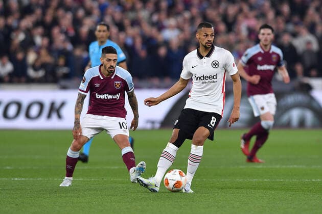 Soccer Europa League semifinal West Ham United Eintracht Frankfurt on 28 04 2022 at the Olympic Stadium London in London Manuel Lanzini West Ham , left Djibril Sow Frankfurt , right xHDx