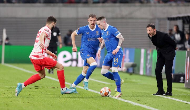 RB Leipzig Glasgow Rangers 28 04 2022 Leipzig, 28 04 2022, Red Bull Arena, Football, UEFA Europa League, Semifinal first leg, RB Leipzig vs Rangers FC Glasgow , Pictured from left Josko Gvardiol 32, RB Leipzig , Borna Barisic 31, Rangers , Ryan Kent 14, Rangers , Coach Domenico Tedesco RB Leipzig , UEFA regulations prohibit any use of photographs as image sequences and or quasi video