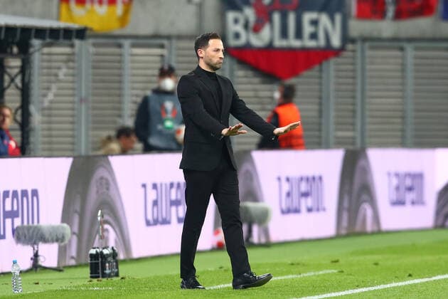 28 04 2022, xtgx, football UEFA European League, RB Leipzig Glasgow Rangers FC emspor, v l Domenico Tedesco Leipzig, coach gives instructions, gestures with arms, gesticulate, gives instructions DFL DFB REGULATES PROHIBIT ANY USE OF PHOTOGRAPHS AS IMAGE SEQUENCES AND OR QUASI VIDEO Leipzig