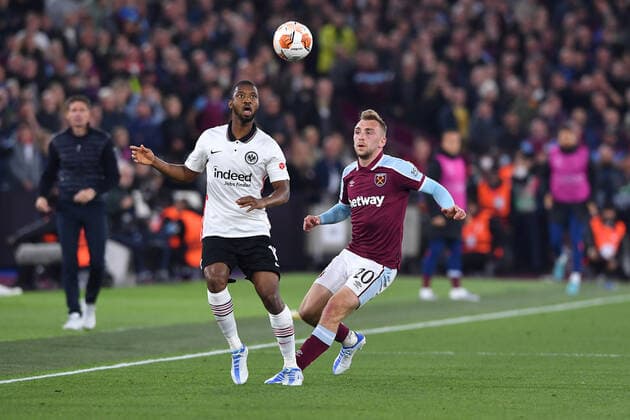 Soccer Europa League semifinal West Ham United Eintracht Frankfurt on 28 04 2022 at the Olympic Stadium London in London Almamy Toure Frankfurt , left Jarrod Bowen West Ham , right xHDx