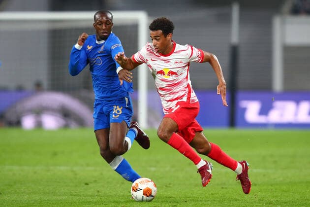 28 04 2022, xtgx, football UEFA European League, RB Leipzig Glasgow Rangers FC emspor, v l Glen Kamara Glasgow Rangers, 18 , Tyler Adams Leipzig, 14 duel, duel, fight, tackle DFL DFB REGULATIONS PROHIBIT ANY USE OF PHOTOGRAPHS as IMAGE SEQUENCES and or QUASI VIDEO Leipzig