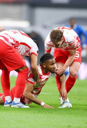 RB Leipzig Glasgow Rangers 28 04 2022 Leipzig, 28 04 2022, Red Bull Arena, Football, UEFA Europa League, Semi Final , RB Leipzig vs Glasgow Rangers FC , Consolation after missed goal chance In picture f l Benjamin Henrichs 39, RB Leipzig , Christopher Nkunku 18, RB Leipzig and Dani Olmo 25, RB Leipzig , UEFA regulations prohibit any use of photographs as image sequences and or quasi video , Picture Point