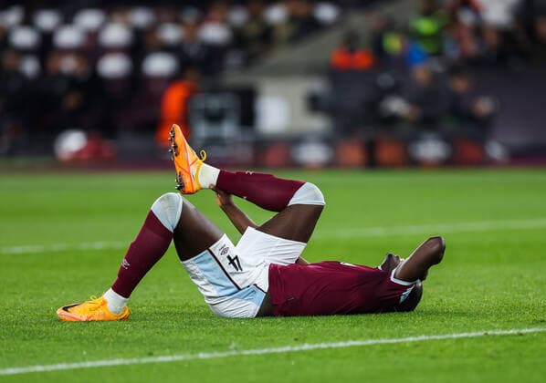 Mandatory Credit: Photo by Simon Dael Shutterstock (12914205df) Kurt Zouma of West Ham United gets another knock West Ham United v Eintracht Frankfurt, UEFA Europa League, Semi-Final, First Leg, Football, The London Stadium, London, UK - 28 Apr 2022 EDITORIAL USE ONLY No use with unauthorised audio, video, data, fixture lists, club league logos or live services. Online in-match use limited to 120 images, no video emulation. No use in betting, games or single club league player publications. West Ham United v Eintracht Frankfurt, UEFA Europa League, Semi-Final, First Leg, Football, The London Stadium, London, UK - 28 Apr 2022 EDITORIAL USE ONLY No use with unauthorised audio, video, data, fixture lists, club league logos or live services. Online in-match use limited to 120 images, no video emulation. No use in betting, games or single club league player publications.  Copyright: xSimonxDael Shutterstockx 12914205df