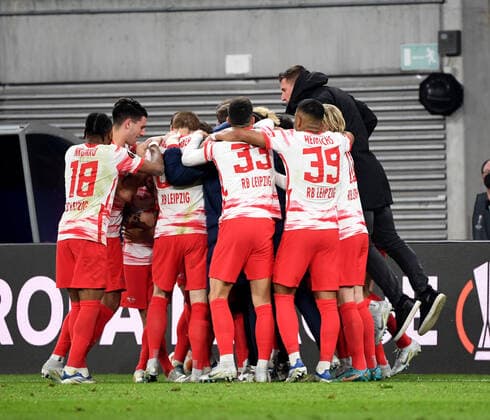 Football, men, 2021 2022 season, Europa League semifinals, first leg , RB Leipzig Glasgow Rangers, Leipzig cheer after goal to 1 0, 28 04 2022, Copyright: xSebastianxRäppold MatthiasxKochx