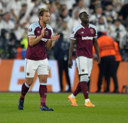 Mandatory Credit: Photo by James Griffiths West Ham United Shutterstock (12914199be) Craig Dawson of West Ham United encourages the players West Ham United v Eintracht Frankfurt, UEFA Europa League, Semi-Final, First Leg, Football, The London Stadium, London, UK - 28 Apr 2022 EDITORIAL USE ONLY No use with unauthorised audio, video, data, fixture lists, club league logos or live services. Online in-match use limited to 120 images, no video emulation. No use in betting, games or single club league player publications. West Ham United v Eintracht Frankfurt, UEFA Europa League, Semi-Final, First Leg, Football, The London Stadium, London, UK - 28 Apr 2022 EDITORIAL USE ONLY No use with unauthorised audio, video, data, fixture lists, club league logos or live services. Online in-match use limited to 120 images, no video emulation. No use in betting, games or single club league player publications.  Copyright: xJamesxGriffiths WestxHamxUnited Shutterstockx 12914199be
