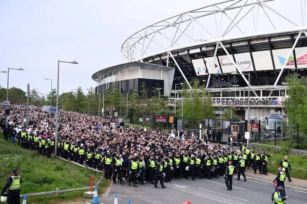 Soccer Europa League semifinal West Ham United Eintracht Frankfurt on 28 04 2022 at the Olympic Stadium London in London fan march march fans Frankfurt to the stadium xHDx