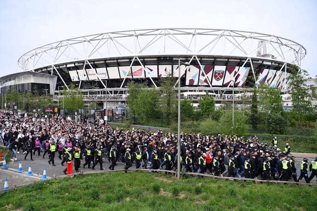 Soccer Europa League semifinal West Ham United Eintracht Frankfurt on 28 04 2022 at the Olympic Stadium London in London fan march march fans Frankfurt to the stadium xHDx