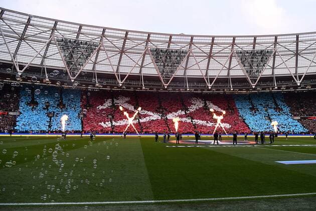 Soccer Europa League semifinal West Ham United Eintracht Frankfurt on 28 04 2022 at Olympic Stadium London in London choreo choreography fan block fans West Ham fire xHDx