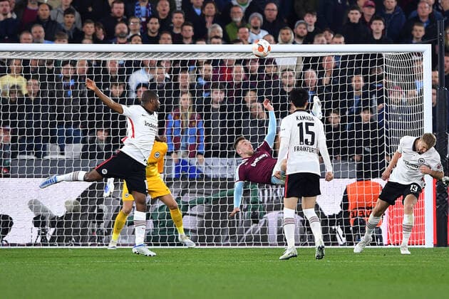 Soccer Europa League semifinal West Ham United Eintracht Frankfurt on 28 04 2022 at the Olympic Stadium London in London overhead kick Jarrod Bowen West Ham xHDx