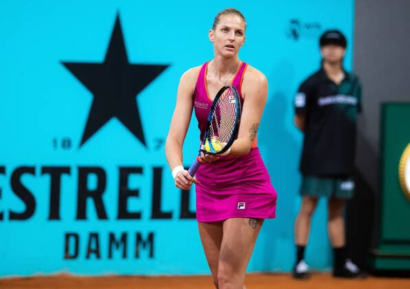 April 28, 2022, MADRID, MADRID, SPAIN: Karolina Pliskova of the Czech Republic in action during the first round of the 2022 Mutua Madrid Open WTA, Tennis Damen 1000 tennis tournament against Marie Bouzkova of the Czech Republic MADRID SPAIN - ZUMAa181 20220428_zaa_a181_204 Copyright: xRobxPrangex