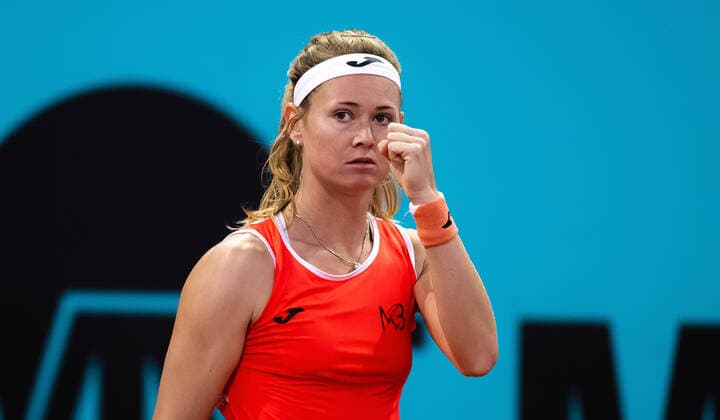 April 28, 2022, MADRID, MADRID, SPAIN: Marie Bouzkova of the Czech Republic in action during the first round of the 2022 Mutua Madrid Open WTA, Tennis Damen 1000 tennis tournament against Karolina Pliskova of the Czech Republic MADRID SPAIN - ZUMAa181 20220428_zaa_a181_208 Copyright: xRobxPrangex
