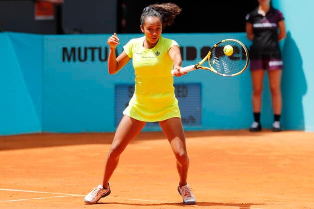 Leylah Fernandez (CAN), APRIL 29, 2022 - Tennis : Leylah Fernandez of Canada during singles 1st round match against Andrea Petkovic of Germany on the WTA, Tennis Damen 1000 tournaments Mutua Madrid Open tennis tournament at the Caja Magica in Madrid, Spain. Noxthirdxpartyxsales  (0157478860st)