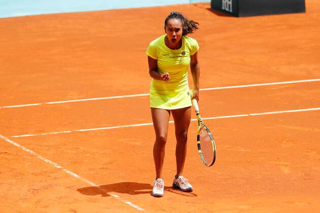 Leylah Fernandez (CAN), APRIL 29, 2022 - Tennis : Leylah Fernandez of Canada celebrate after point during singles 1st round match against Andrea Petkovic of Germany on the WTA, Tennis Damen 1000 tournaments Mutua Madrid Open tennis tournament at the Caja Magica in Madrid, Spain. Noxthirdxpartyxsales  (0157479135st)