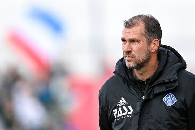 Coach Jochen Seitz Aschaffenburg single picture, action, action, 29 04 2022, Unterhaching Germany , Football, Regionalliga Bayern, SpVgg Unterhaching SV Viktoria Aschaffenburg xslx
