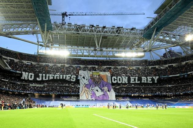 Madrid, Estadio Santiago Bernabeu, 12 04 22, GER, men, UEFA Champions League, season 2021 2022, Real Madrid FC Chelsea picture fan curve, fans, fan block Real Madrid with choreography Only for journalistic purposes Only for editorial use According to UEFA regulations, it is prohibited to exploit or have exploited photographs taken in the stadium and or from the game in the form of sequence images and or video-like photo series UEFA regulations prohibit any use of photographs as image sequences and or quasi video Spain