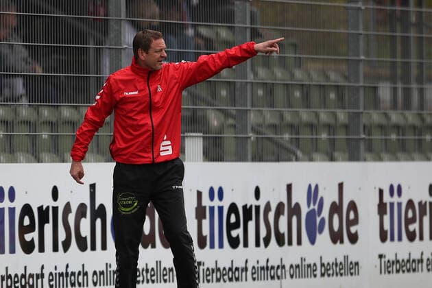 SC Weiche Flensburg 08 vs Hannover 96 II, football, men, Regionalliga Nord Meisterrunde, 30 04 22 Flensburg Thomas Seeliger coach, SC Weiche Flensburg 08 Copyright: xBEAUTIFULxSPORTS MarioxM.xKobergx